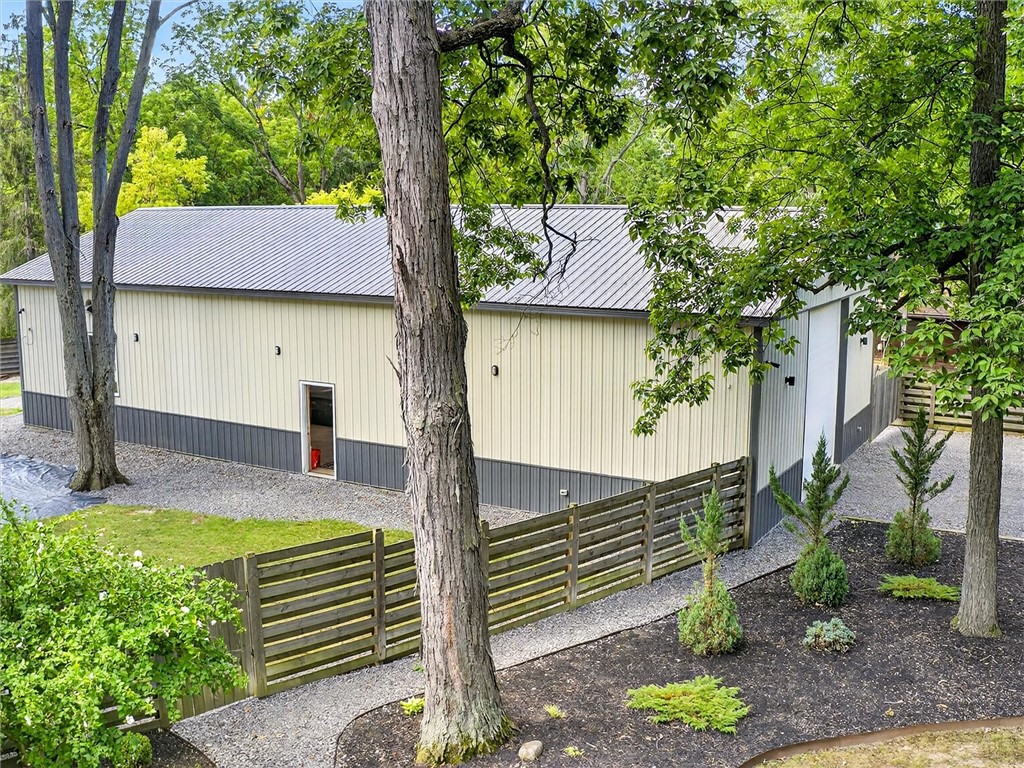 9 Oakwood Ln