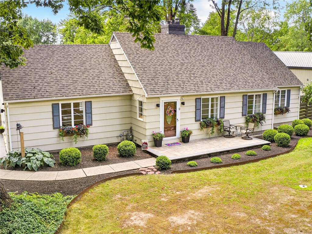 9 Oakwood Ln
