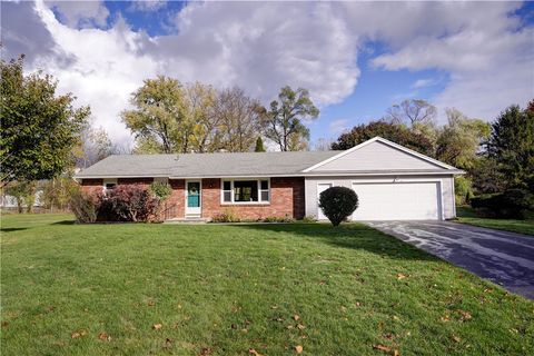 Photo of 41 Sandle Drive, Perinton, NY 14450 (MLS # R1645472)