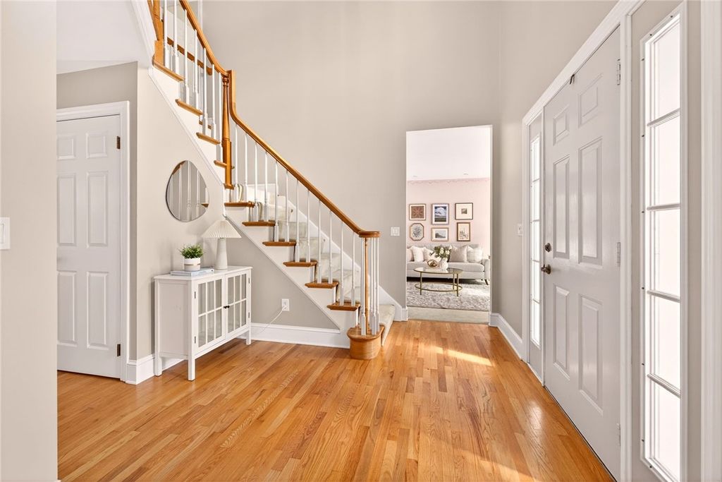 Photo of 20 Sylvan Glen Gln, Perinton, NY 14450 (MLS # R1667632)