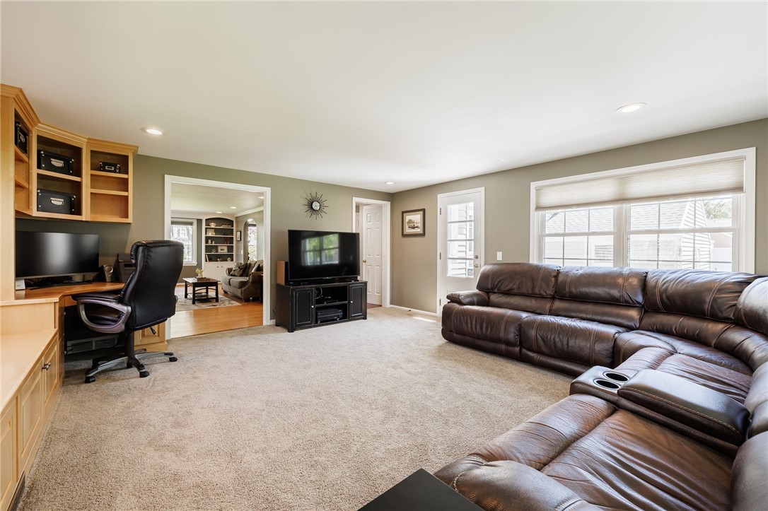 177 Pinecrest Drive, Irondequoit, New York image 7