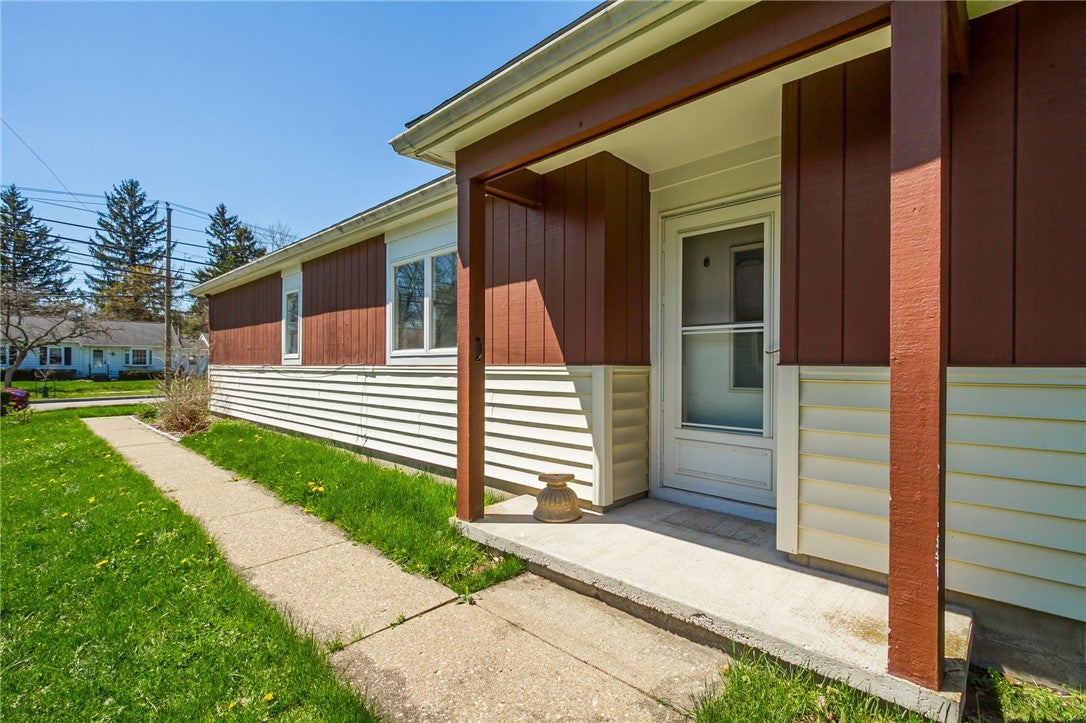 151 N Bloomfield Rd