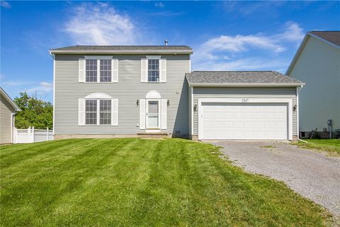 1547 Meadowbrook Lane Farmington NY 14425