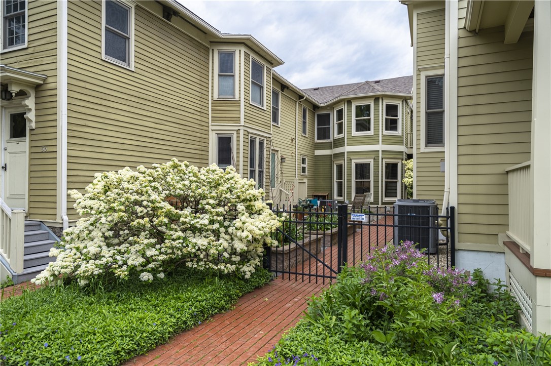 View Rochester, NY 14605 townhome