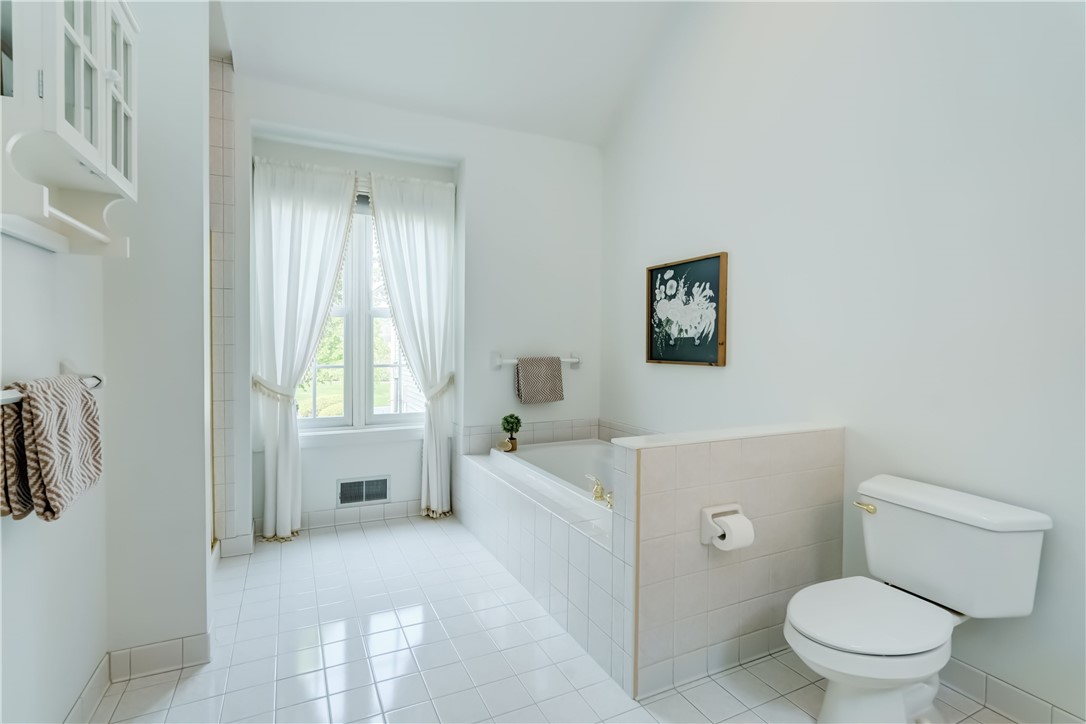 7 Hampshire Lane, Mendon, New York image 26