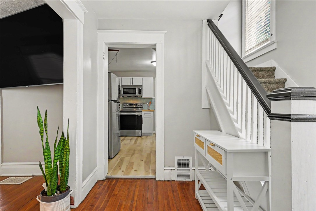 210 Roycroft Drive