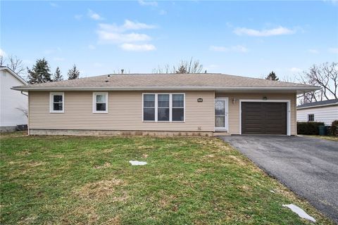 Homes For Sale - 32 Tandoi Drive<br/> Gates, NY 14624