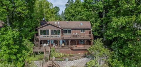 Photo of 7386 Rose Avenue, Huron, NY 14590 (MLS # R1689945)
