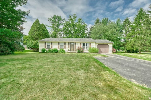 Homes For Sale - 1127 Lake Park Lane<br/> Webster, NY 14580