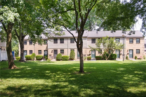 Townhouse For Rent - 89 Chartwell Court<br/> Monroe County, Brighton, NY 14618