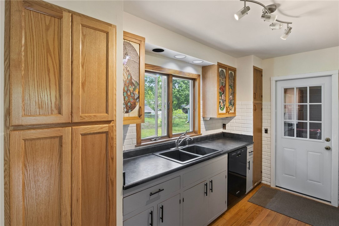 71 Brook Road, Pittsford, New York image 11