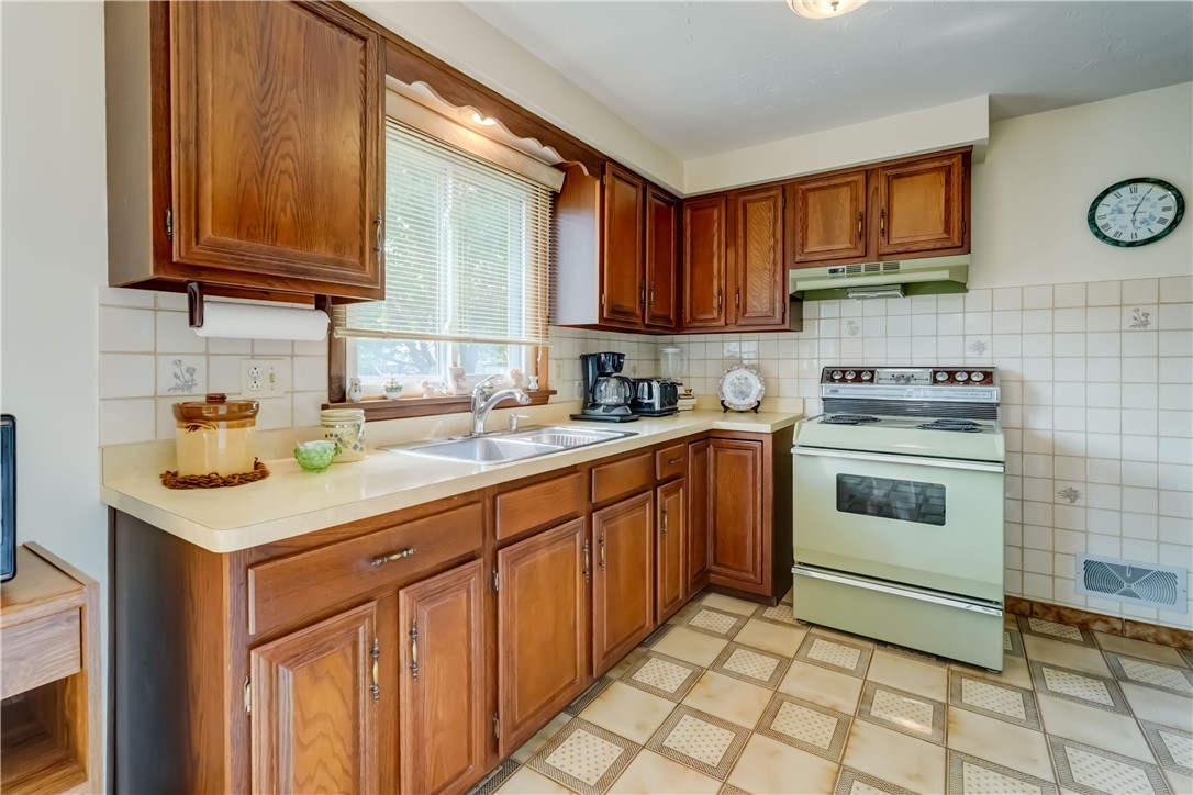 94 Bru Mar Drive, Gates, New York image 9