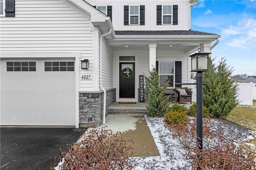 Photo of 6027 N Ivory Drive, Farmington, NY 14425 (MLS # R1660158)