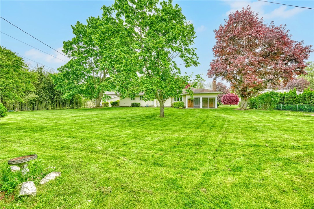 703 Shadowwood Ln, Webster, New York image 5