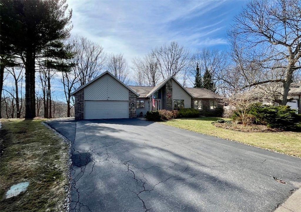 Photo of 15 Shingle Mill Road, Irondequoit, NY 14609 (MLS # R1665594)