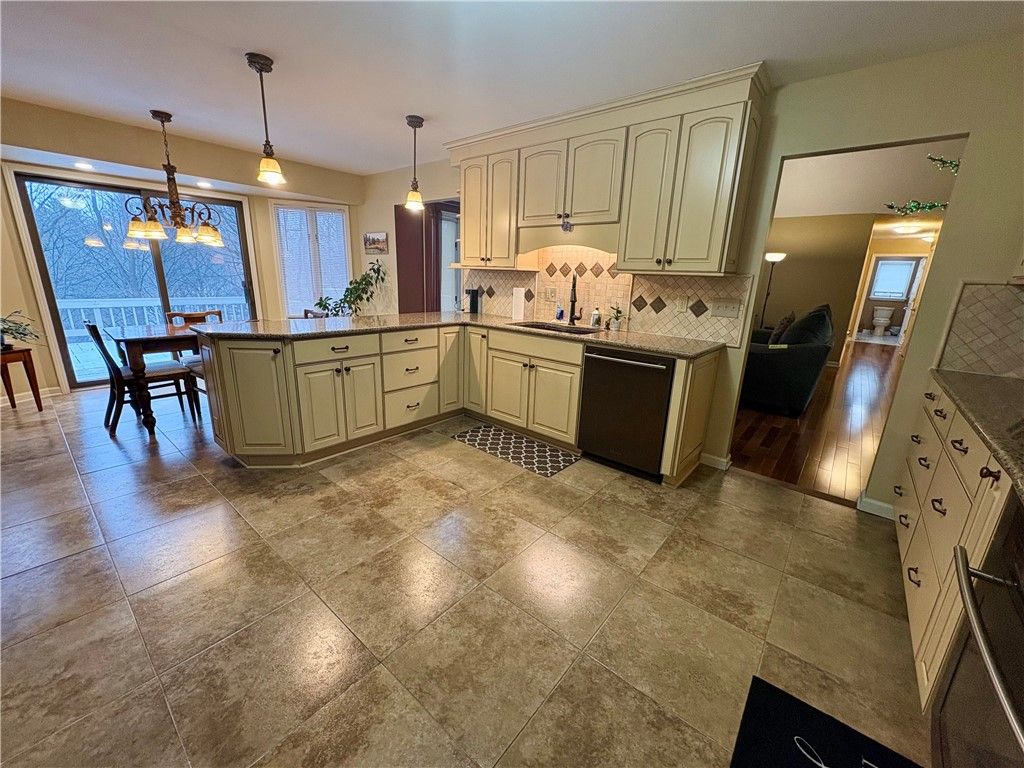 Photo of 15 Shingle Mill Road, Irondequoit, NY 14609 (MLS # R1665594)