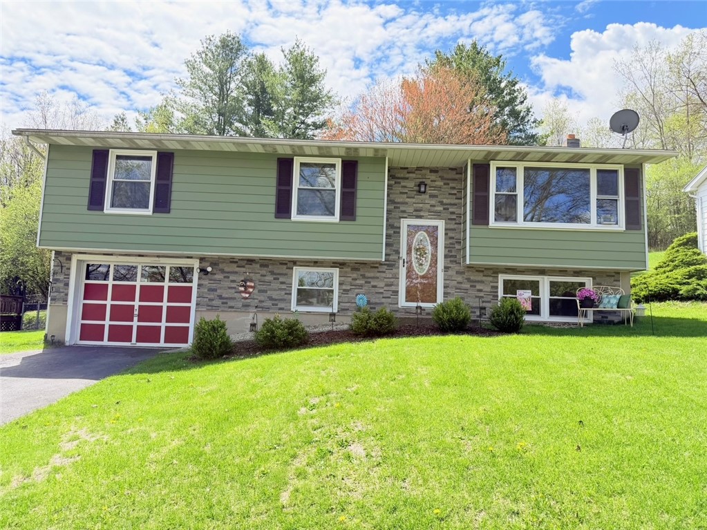 8 Briggs Drive