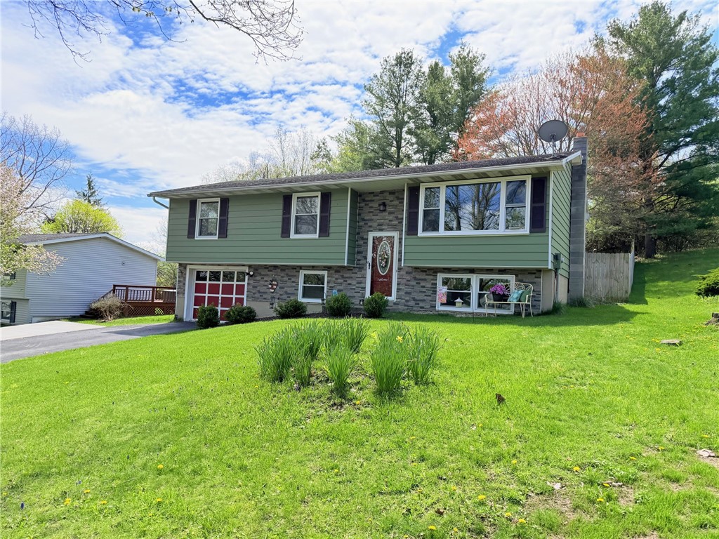8 Briggs Drive