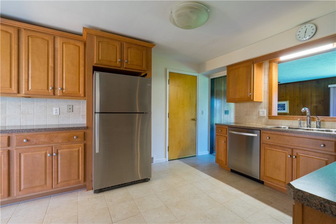 35 Cedar Lane Lane, Irondequoit, New York image 5