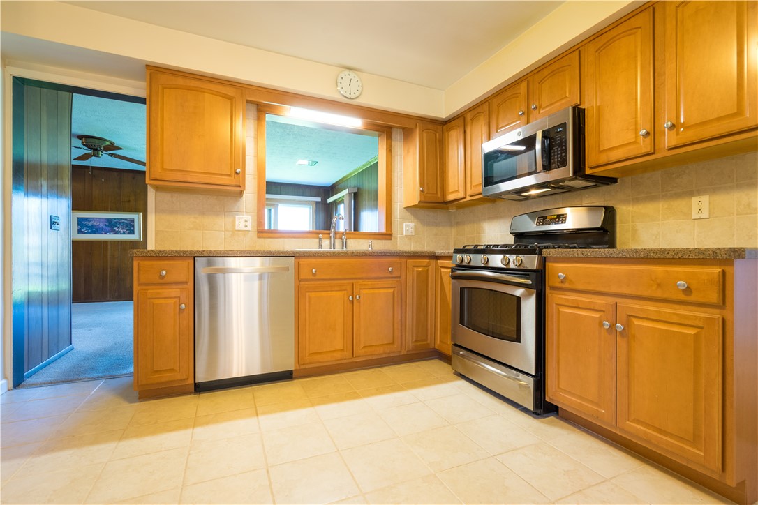 35 Cedar Lane Lane, Irondequoit, New York image 8