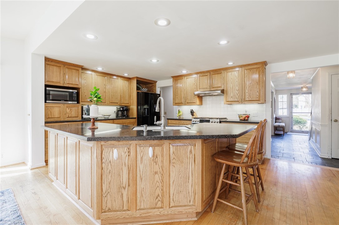 22 Sturbridge Lane, Pittsford, New York image 8