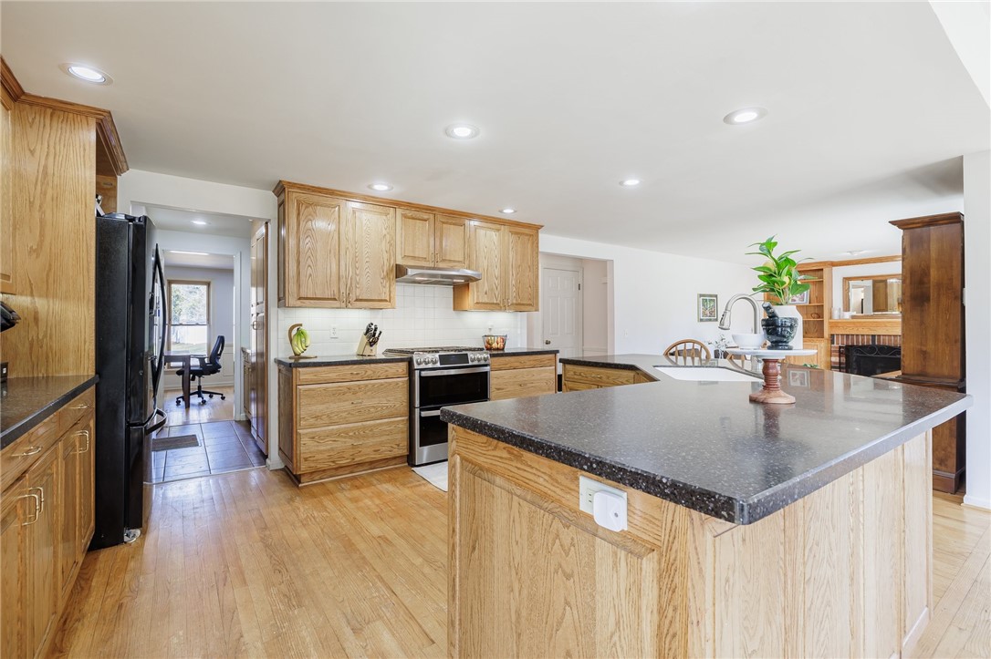 22 Sturbridge Lane, Pittsford, New York image 9