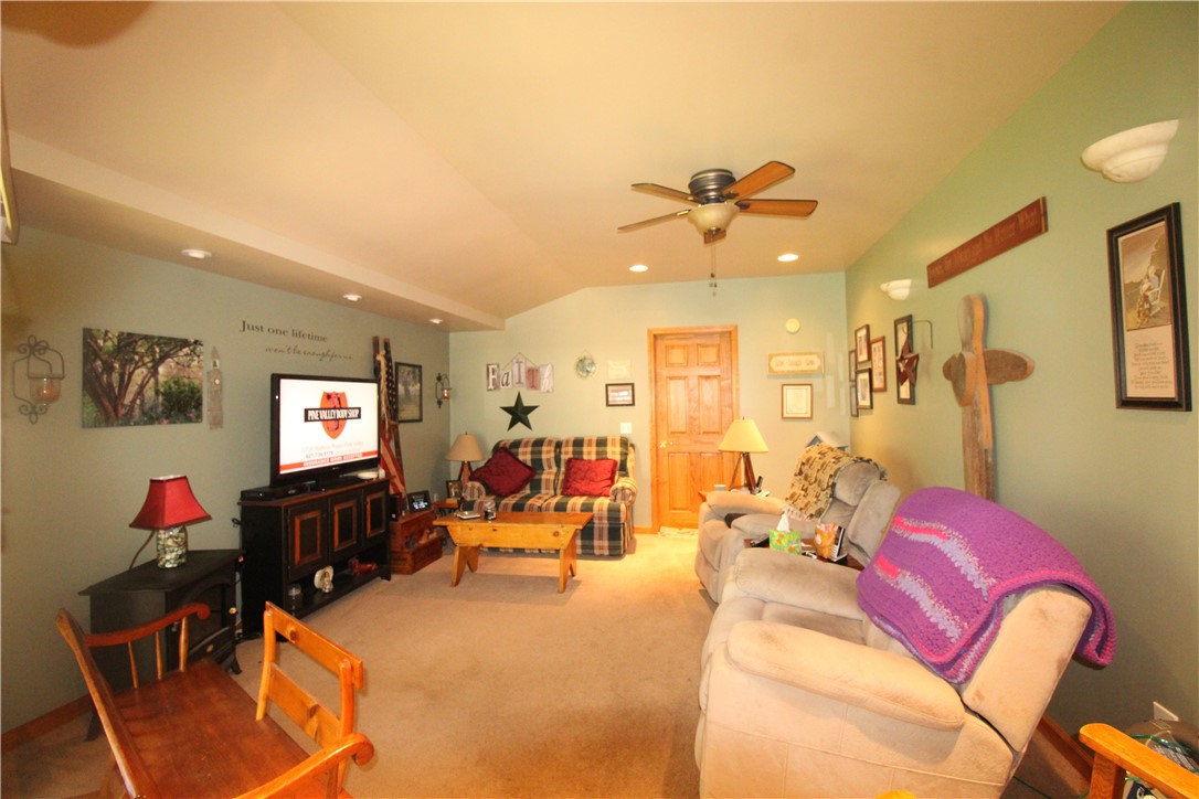 35 Big Oak Drive St, Campbell, New York image 15