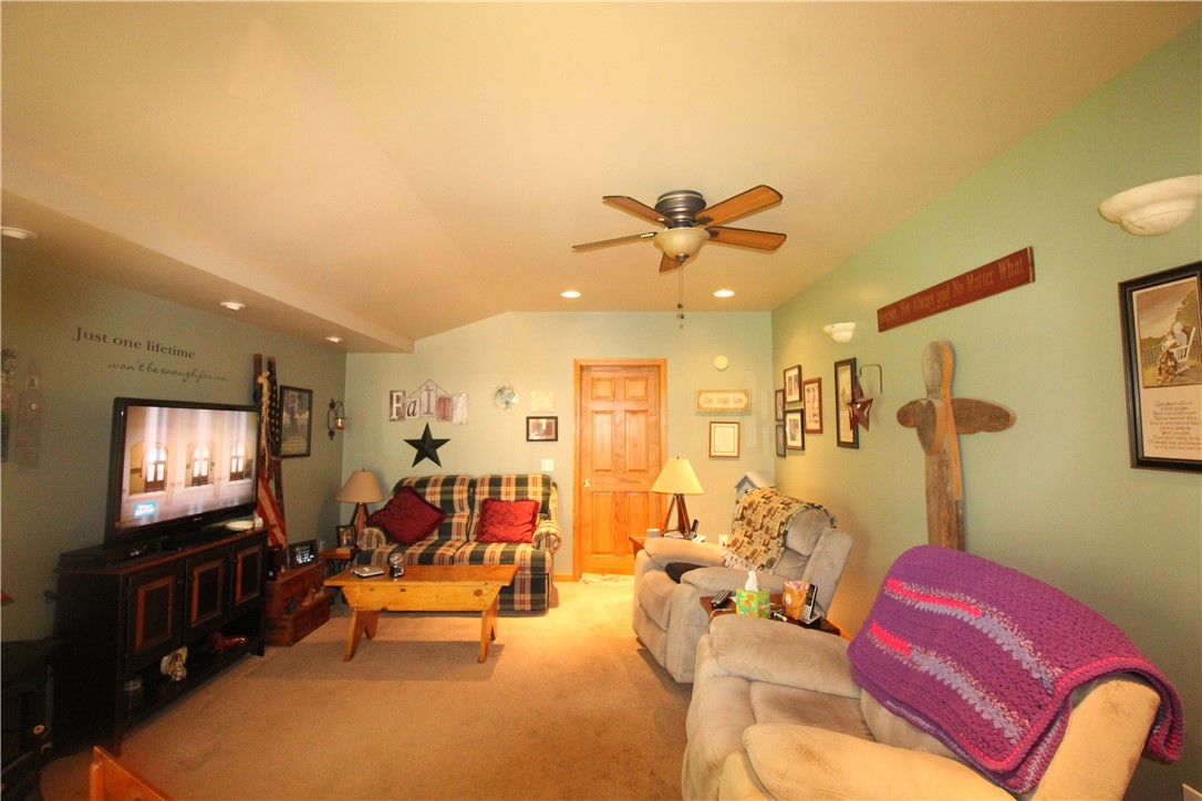 35 Big Oak Drive St, Campbell, New York image 16