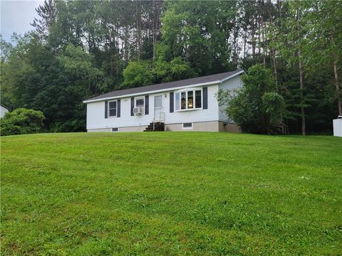 Photo of 1440 Southside Drive, Oneonta, NY 13820 (MLS # R1556608)