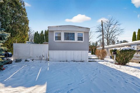 Photo of 3 Acorn Drive, Penfield, NY 14625 (MLS # R1655192)