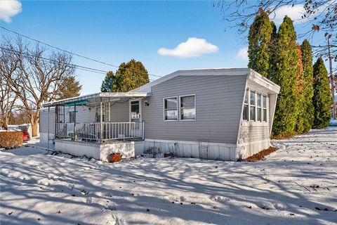 Tiny photo for 3 Acorn Drive, Penfield, NY 14625 (MLS # R1655192)