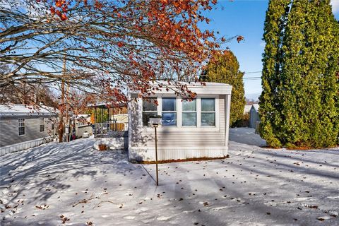 Tiny photo for 3 Acorn Drive, Penfield, NY 14625 (MLS # R1655192)