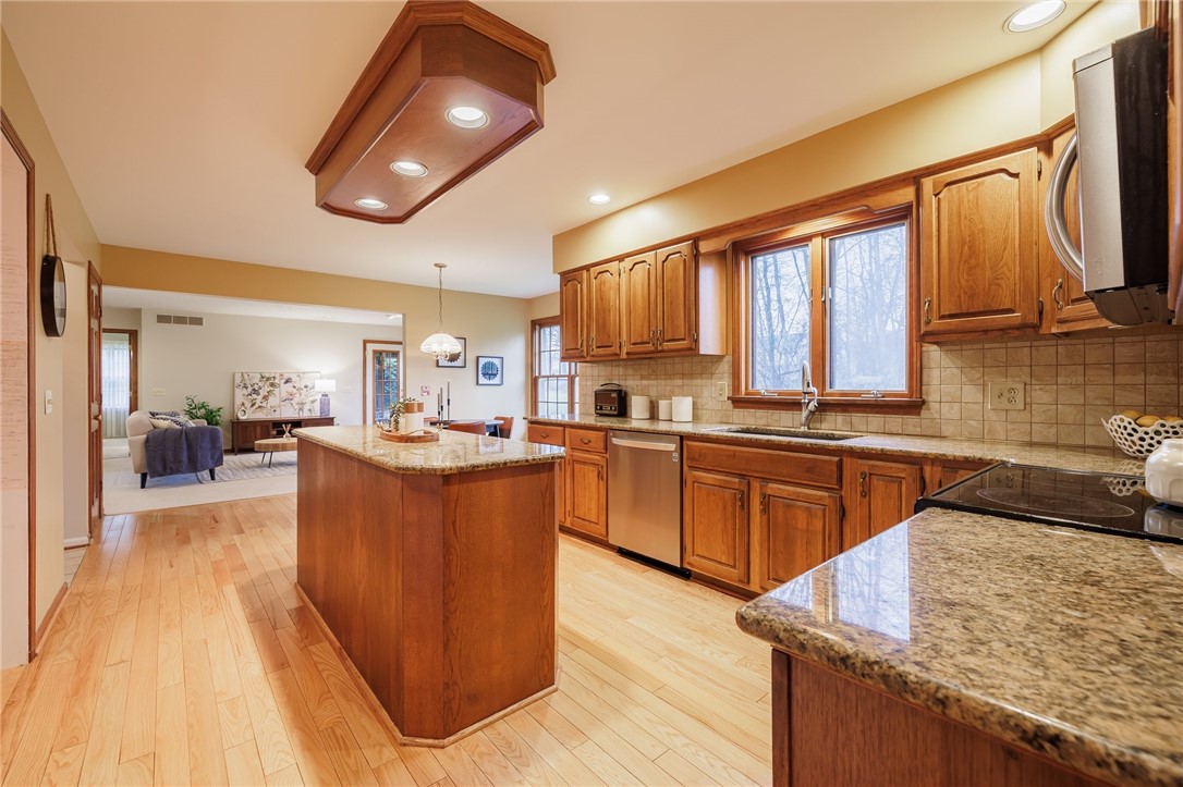 55 Chippenham Drive, Penfield, New York image 23