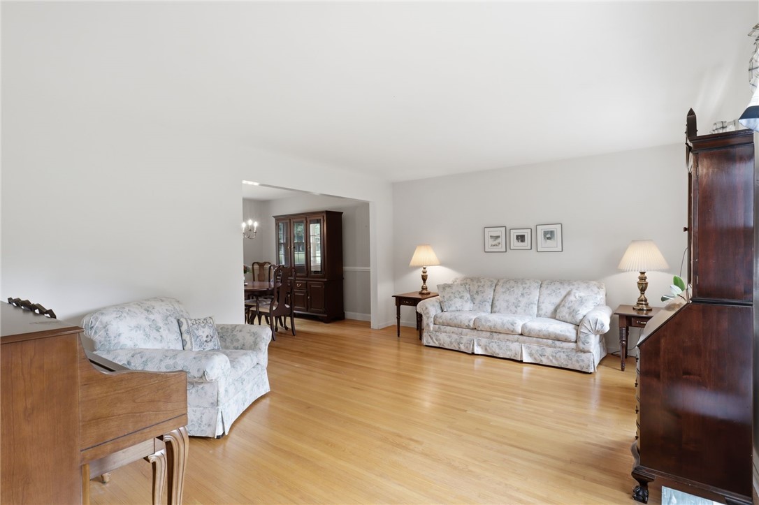 104 Willowbend Dr