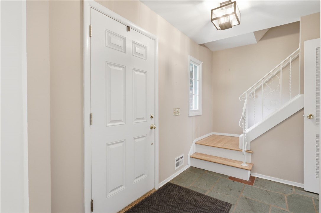 104 Willowbend Dr