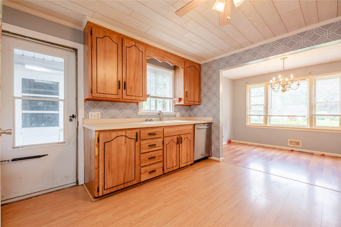 479 Hollywood Boulevard, Webster, New York image 17
