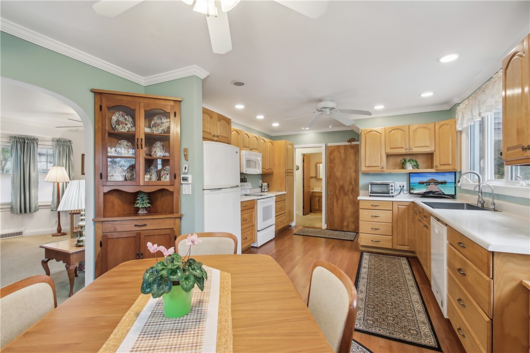 64 Hermitage Road, Irondequoit, New York image 9
