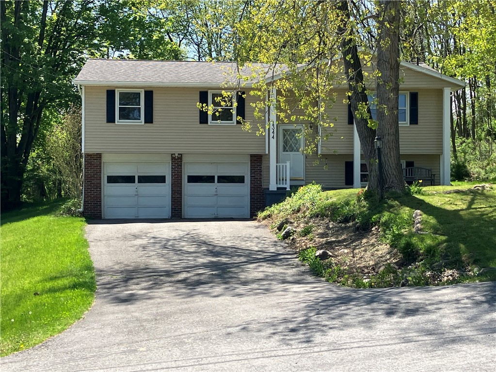 1344 Willowdale Drive, Macedon, New York image 1