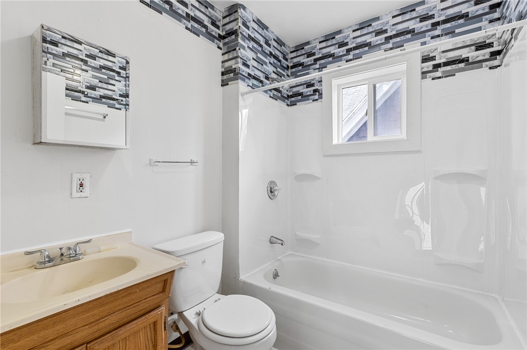 22 Roycroft Drive, Rochester, New York image 31