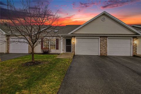 Townhouse For Sale - 224 Rayfield Cir Cir<br/> Webster, NY 14580