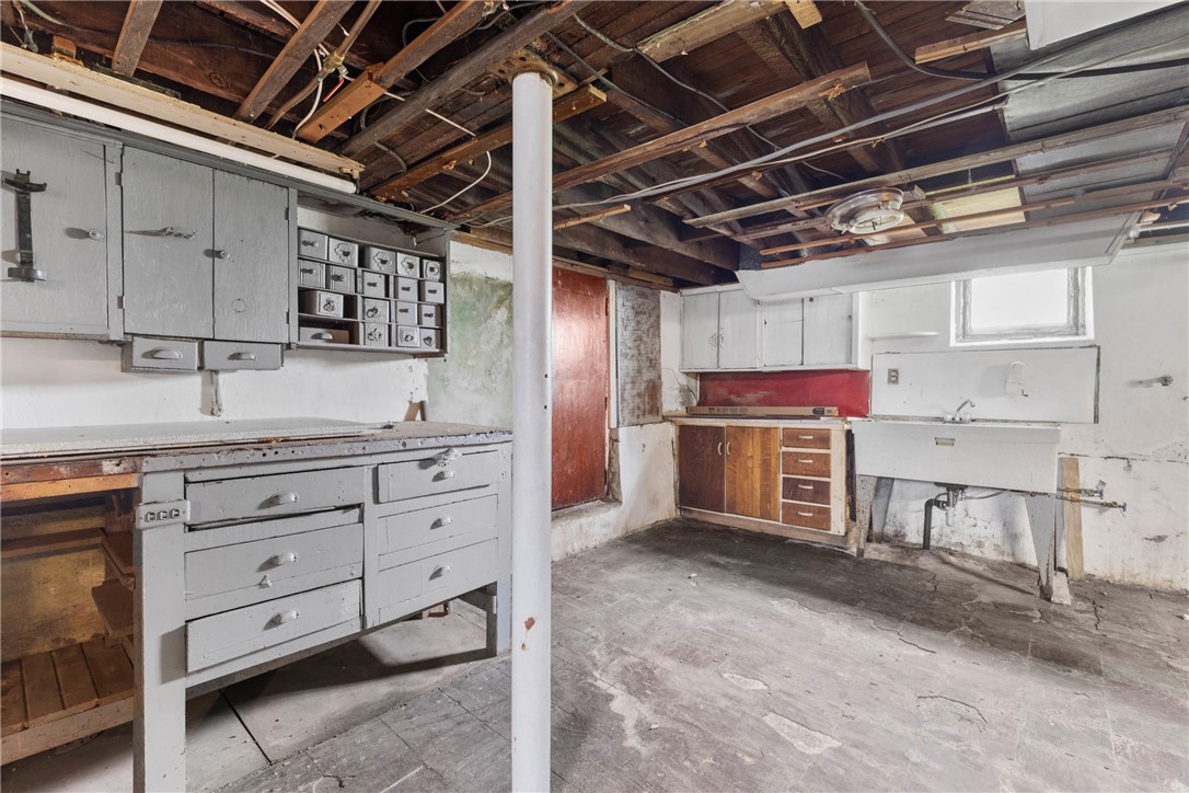 1875 N Goodman Street, Irondequoit, New York image 18