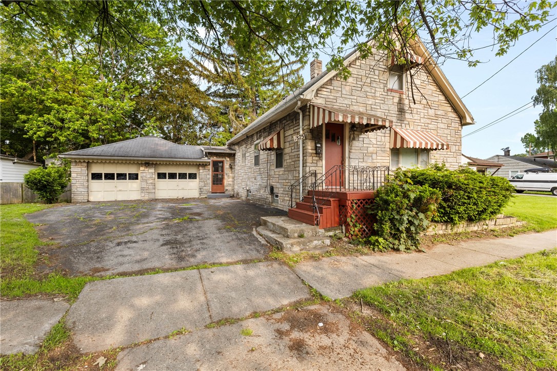 1875 N Goodman Street, Irondequoit, New York image 1