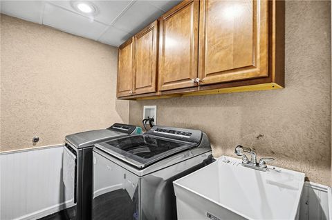 Tiny photo for 9 Lianne Drive, Greece, NY 14626 (MLS # R1660404)