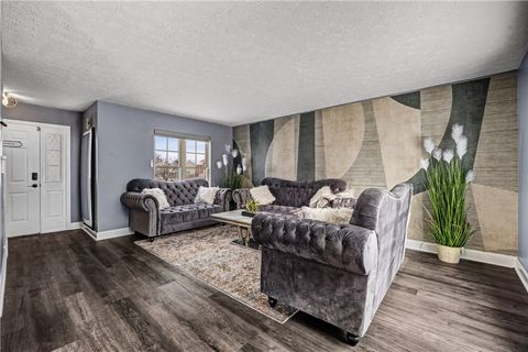 Tiny photo for 9 Lianne Drive, Greece, NY 14626 (MLS # R1660404)