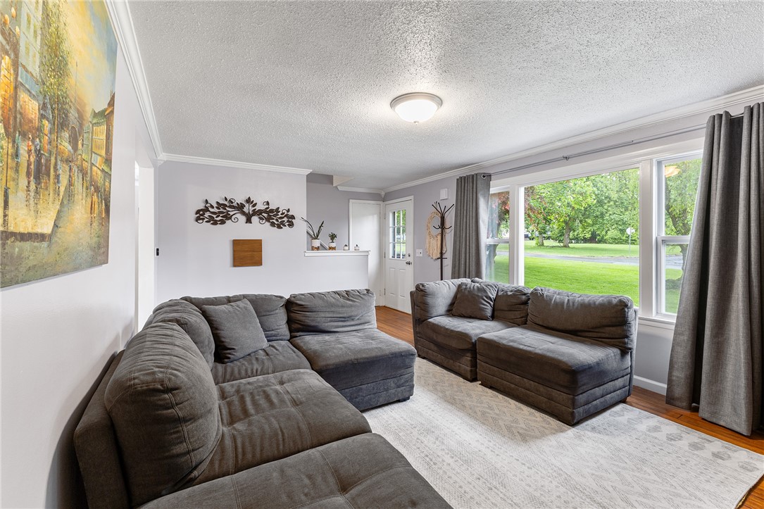 56 Camelot Drive, Henrietta, New York image 5
