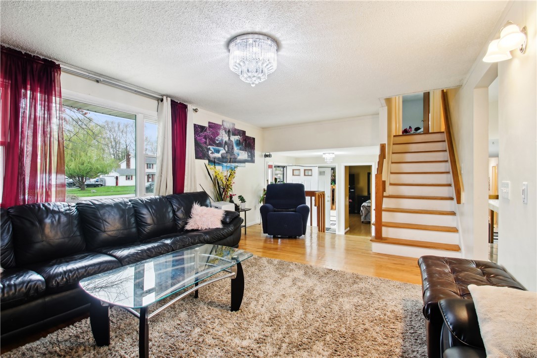 489 Bridgewood Drive