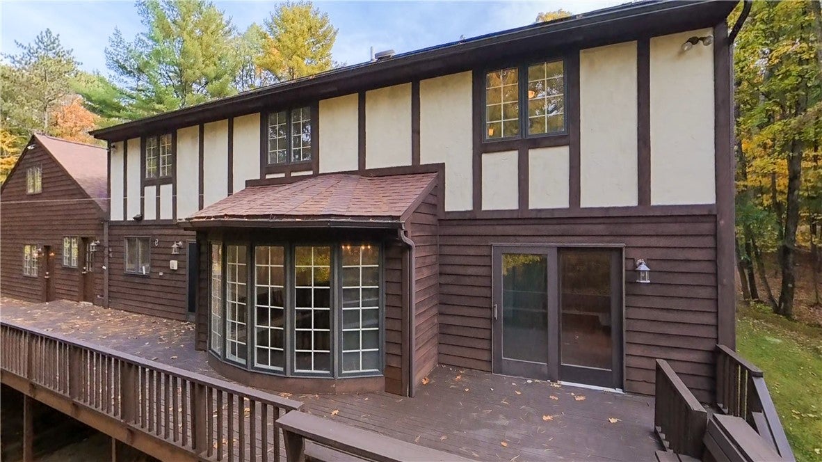 2697 White Oaks Drive
