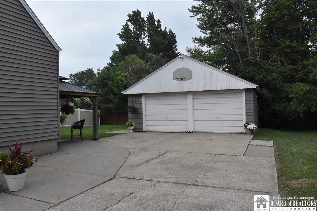 5639 West Lane