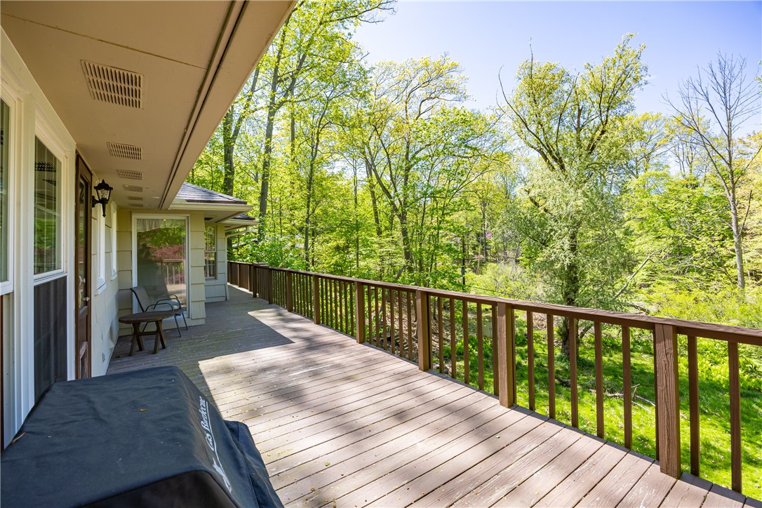 790 Oakridge Drive, Irondequoit, New York image 33