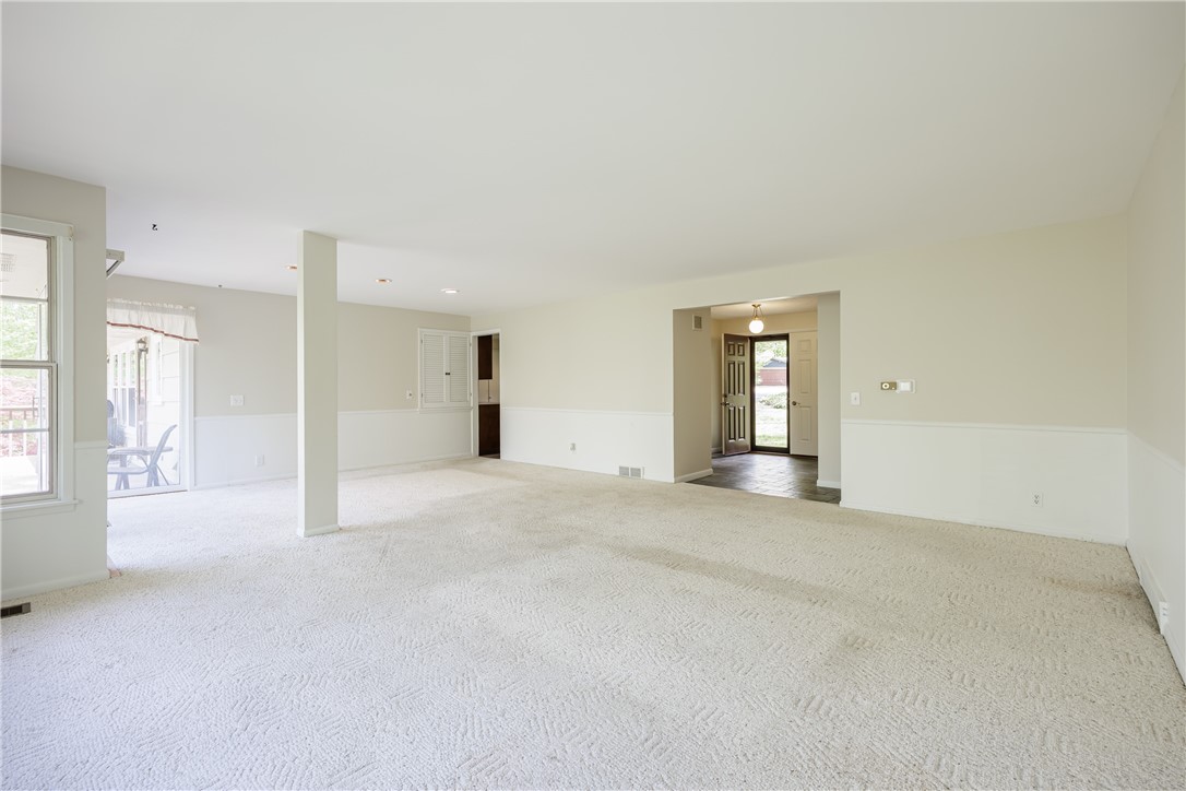 790 Oakridge Drive, Irondequoit, New York image 5